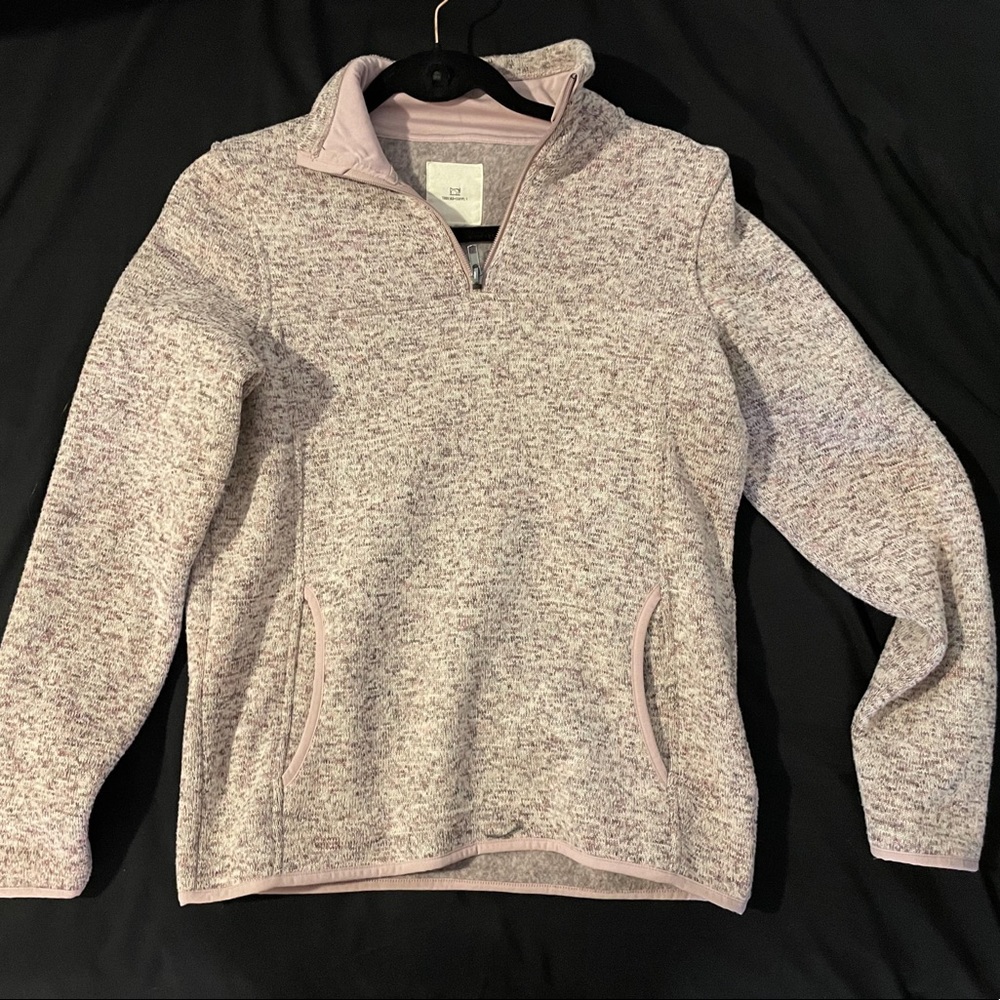 Fleece pullover with pockets